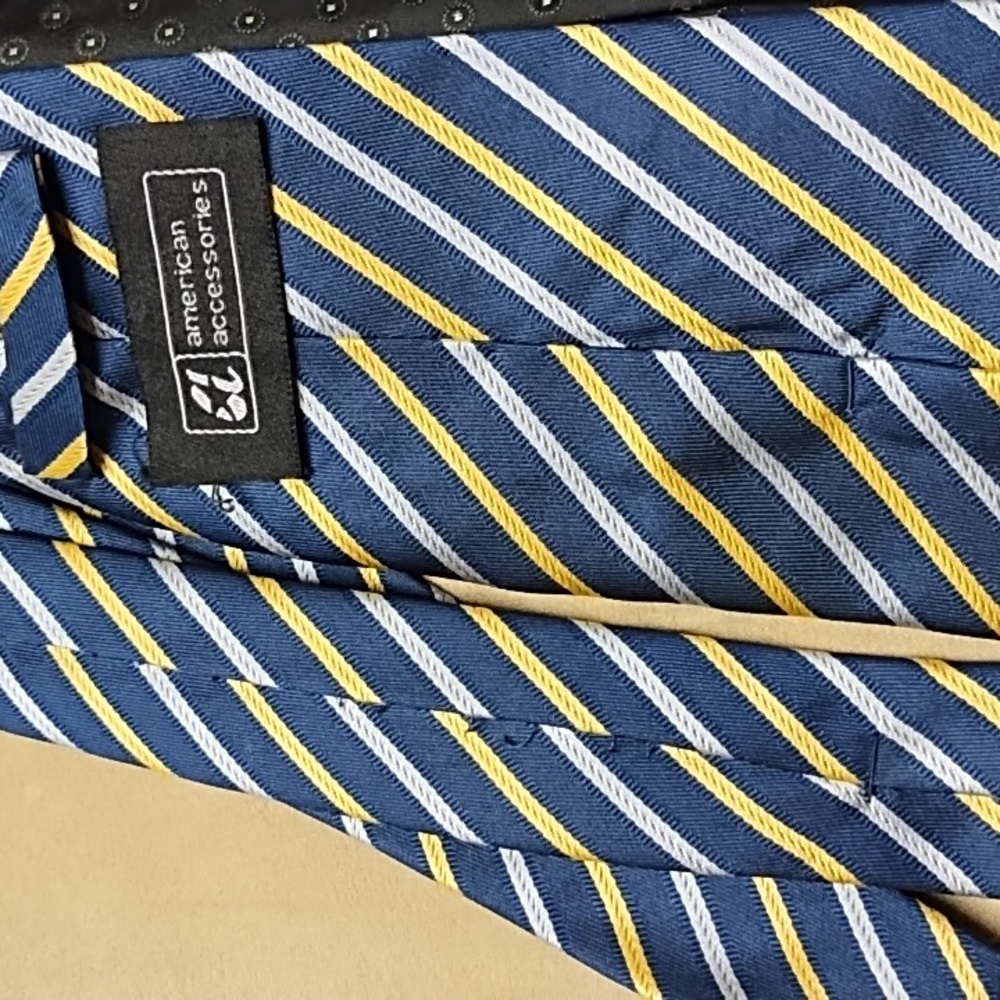 Four ties. - Picture 3 of 11